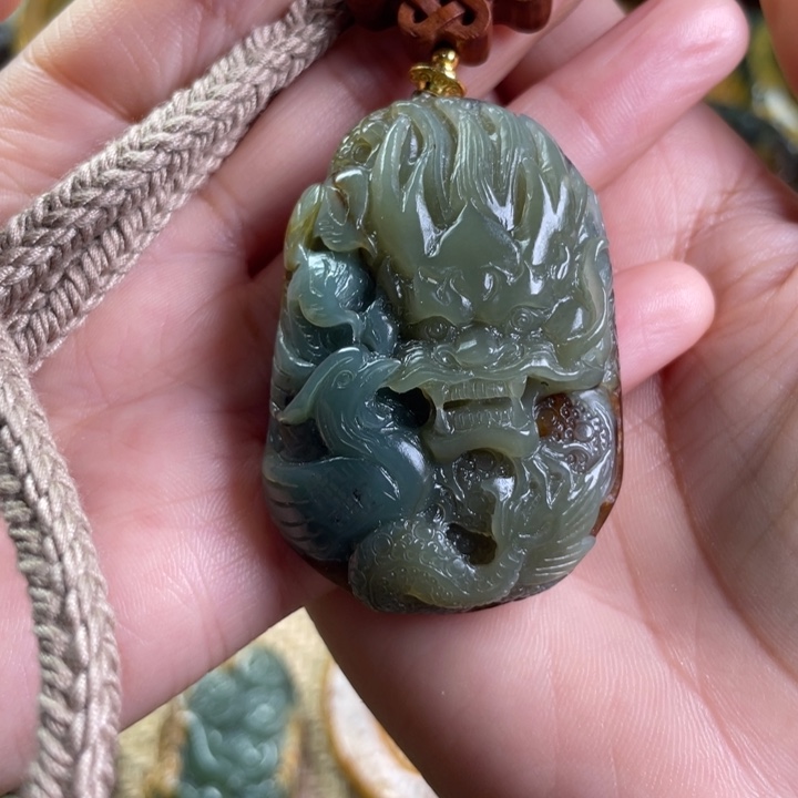 仪***感岫岩河磨玉（透闪石质玉）未镶嵌颈饰