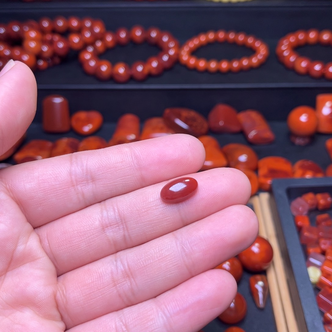 南红玛瑙珠宝奇石未镶嵌2****3原矿界面7*12.8mm