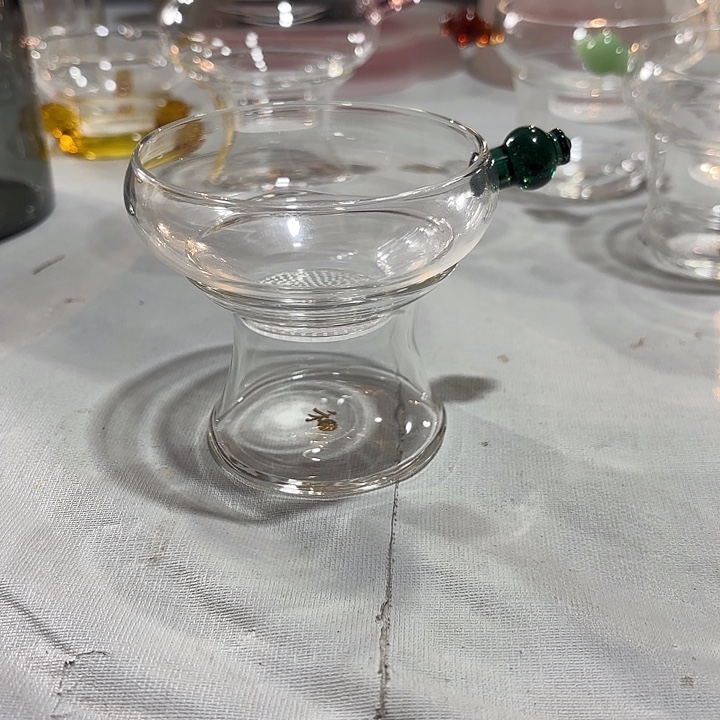 墨绿茶漏。               