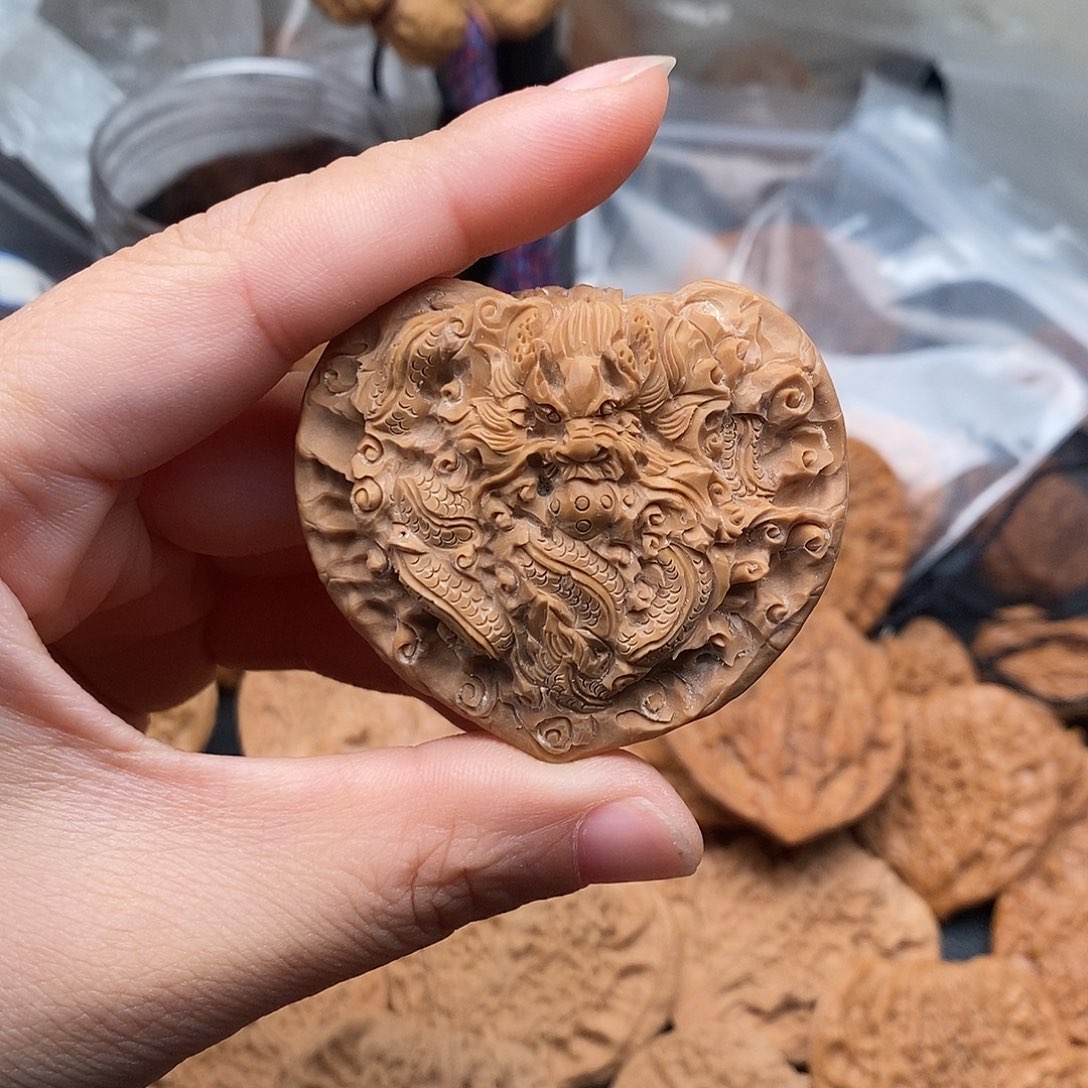 王***鱼文玩核桃吊坠双龙