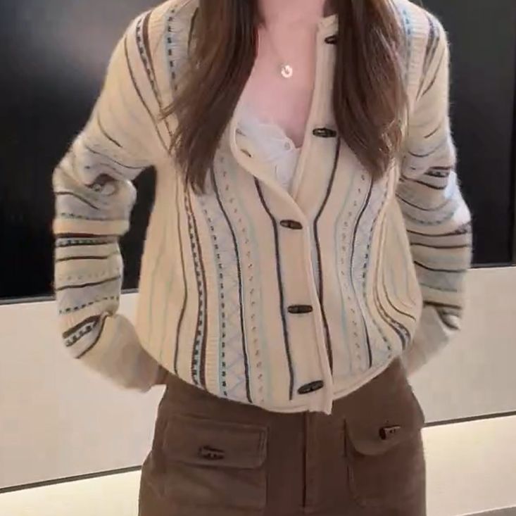 韩系慵懒风高级感翻领气质毛衣2025年秋冬宽松显瘦保暖上衣外套女