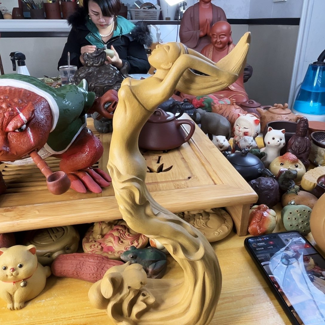 紫砂茶宠飞天美女摆件