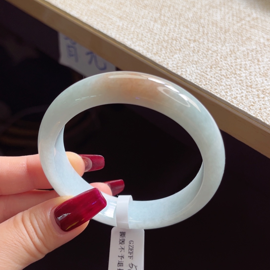 翡翠手镯未镶嵌手镯