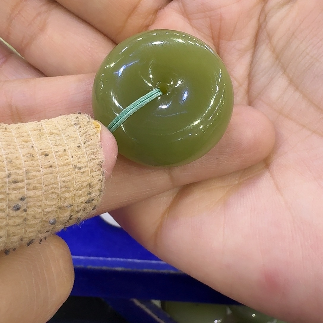 一****和田玉未镶嵌颈饰