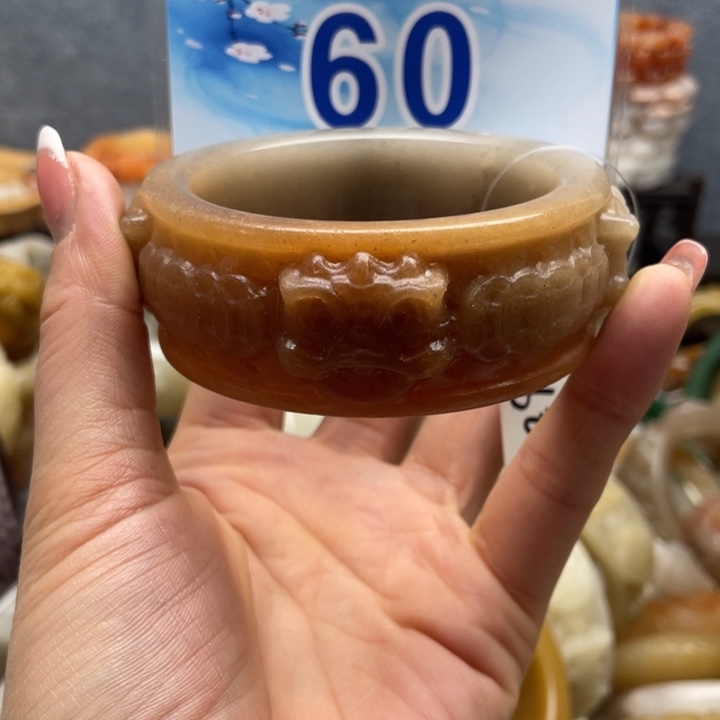 石英岩玉未镶嵌手镯