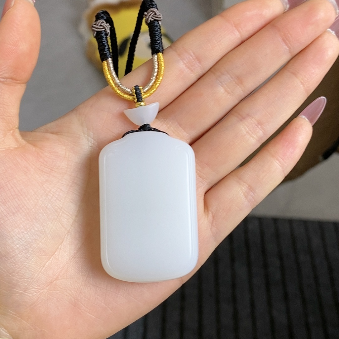 用***9和田玉未镶嵌颈饰