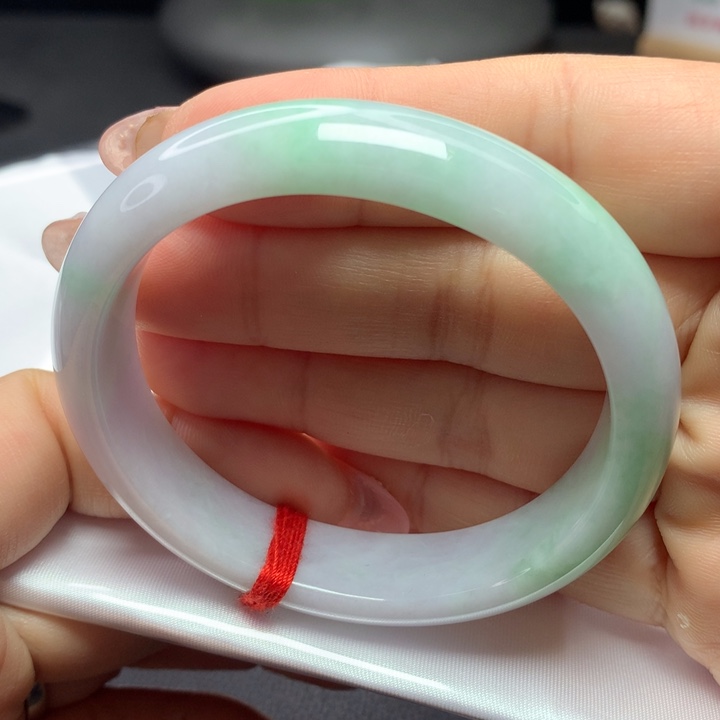 翡翠手镯（贵妃镯）未镶嵌54545555