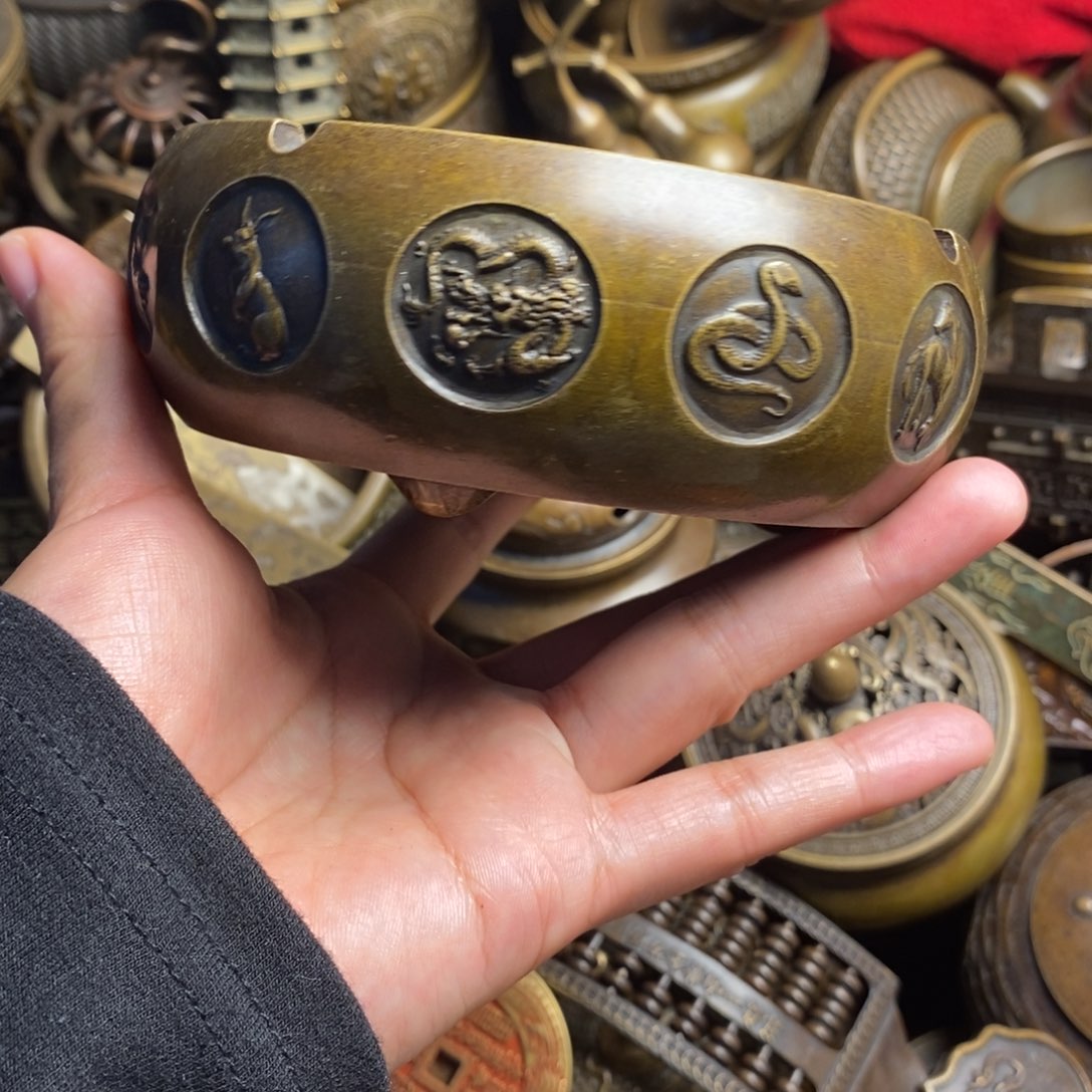 精美铜器做工精良