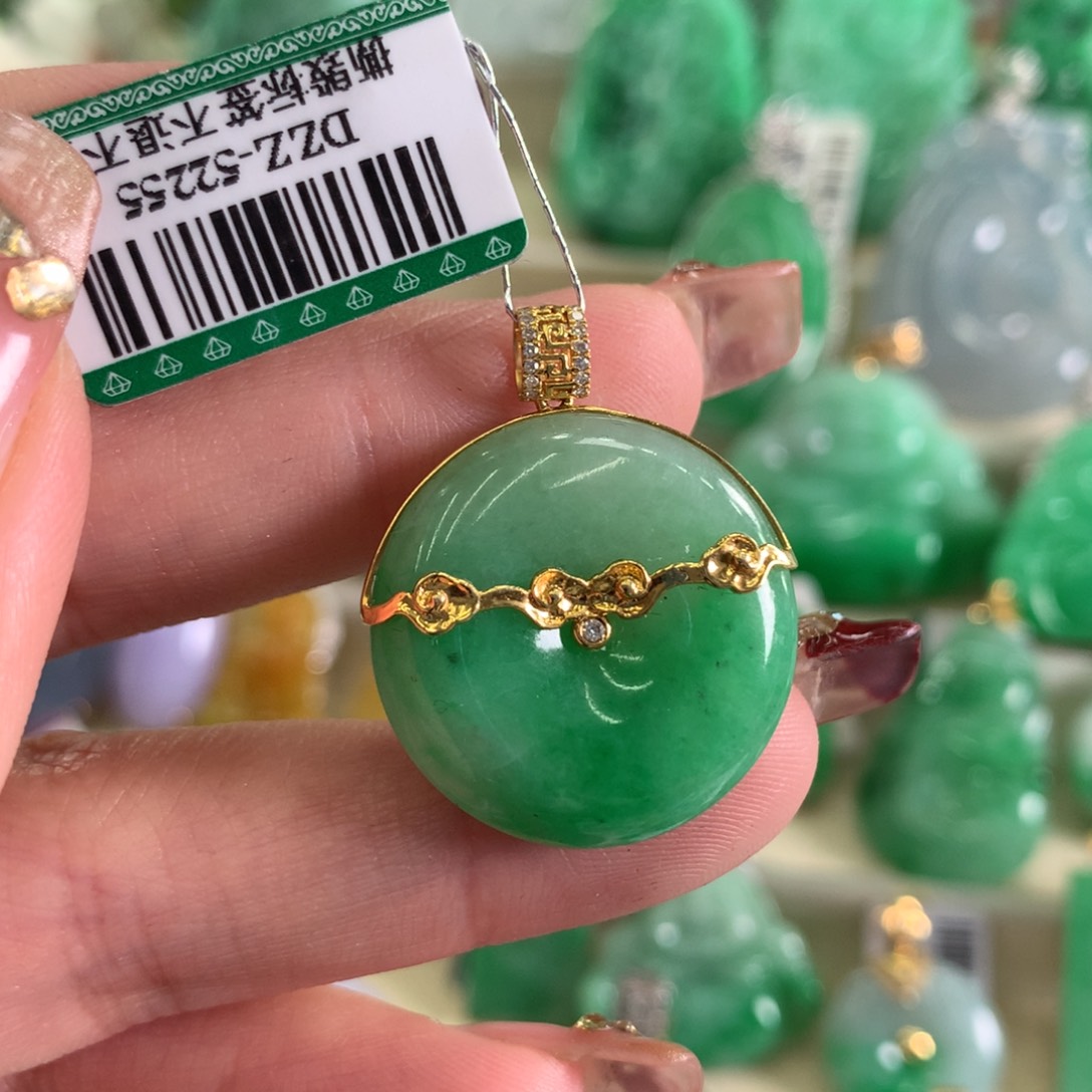 翡翠吊坠(不含链)18K金镶嵌