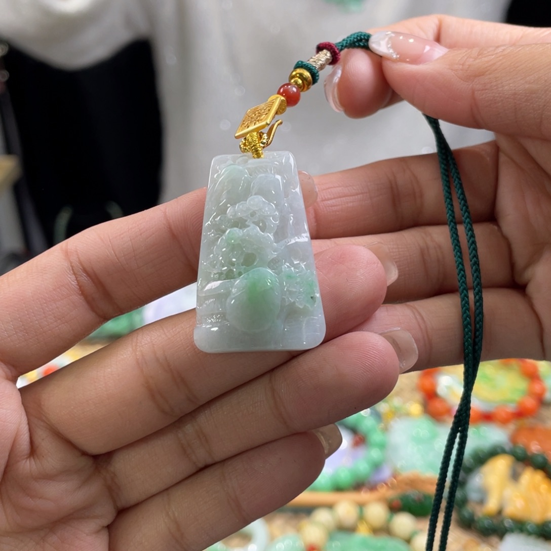 翡翠颈饰未镶嵌代编织