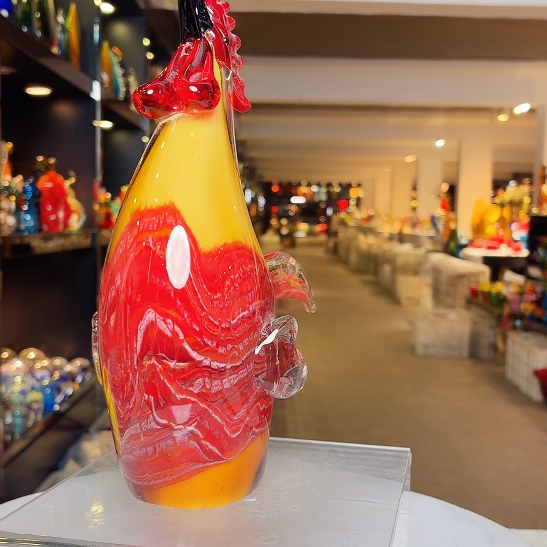 摆件琉璃塔和塔顶建筑构成