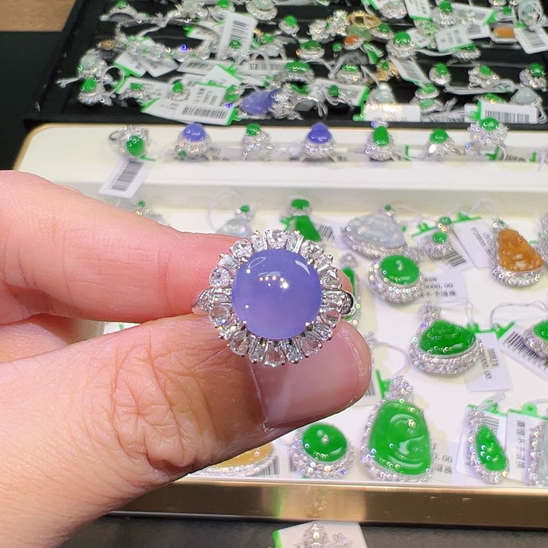 翡翠颈饰18K金镶嵌翡翠