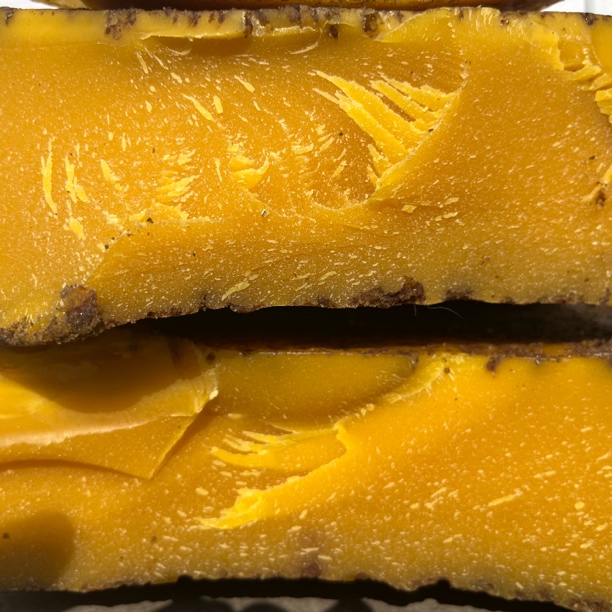 【假一赔十】甘肃天水深山纯手工土蜂蜂蜡，零添加