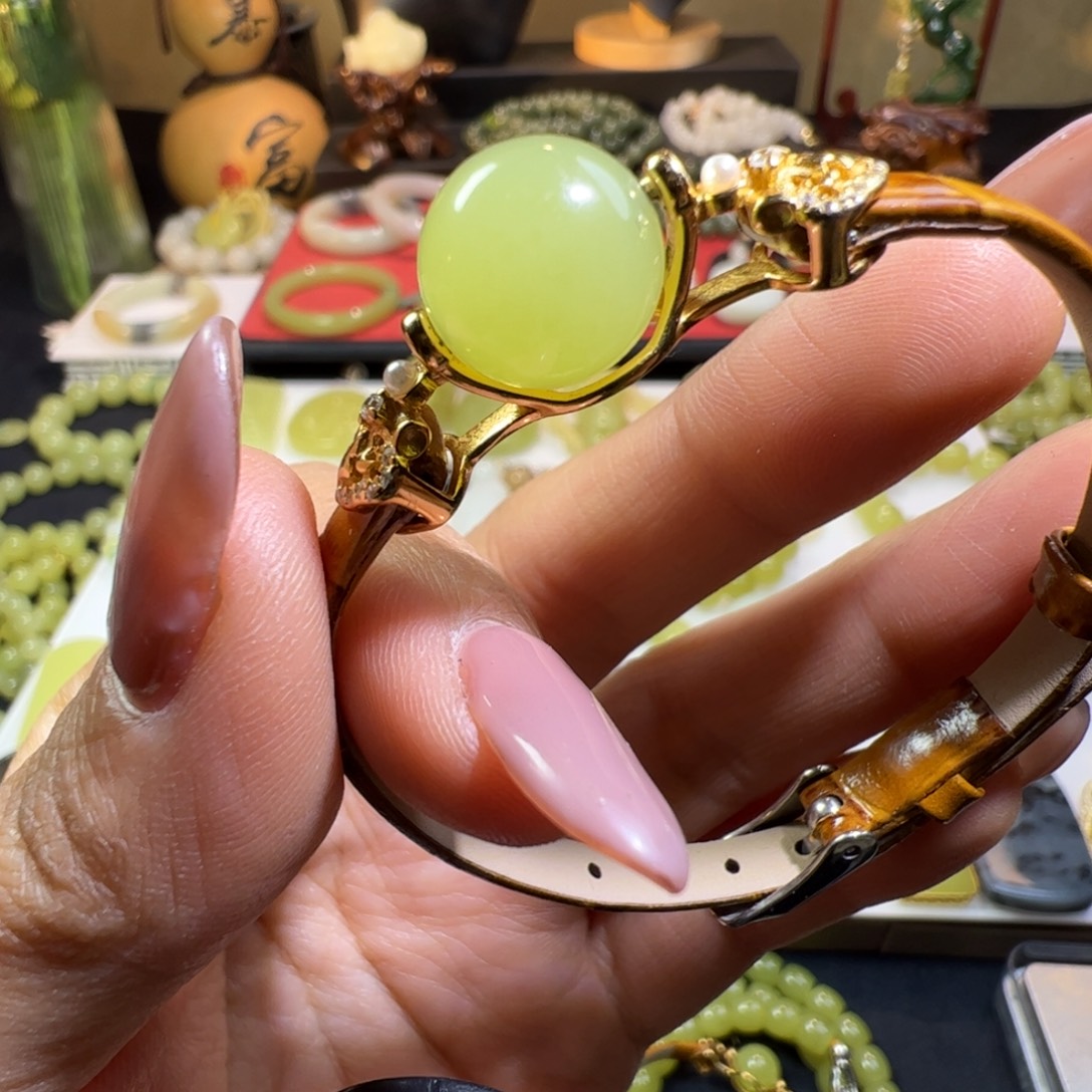 和田玉未镶嵌笔搁