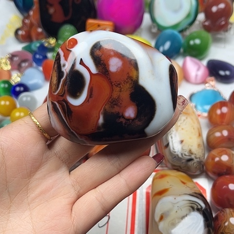 玛瑙/玉髓颈饰未镶嵌