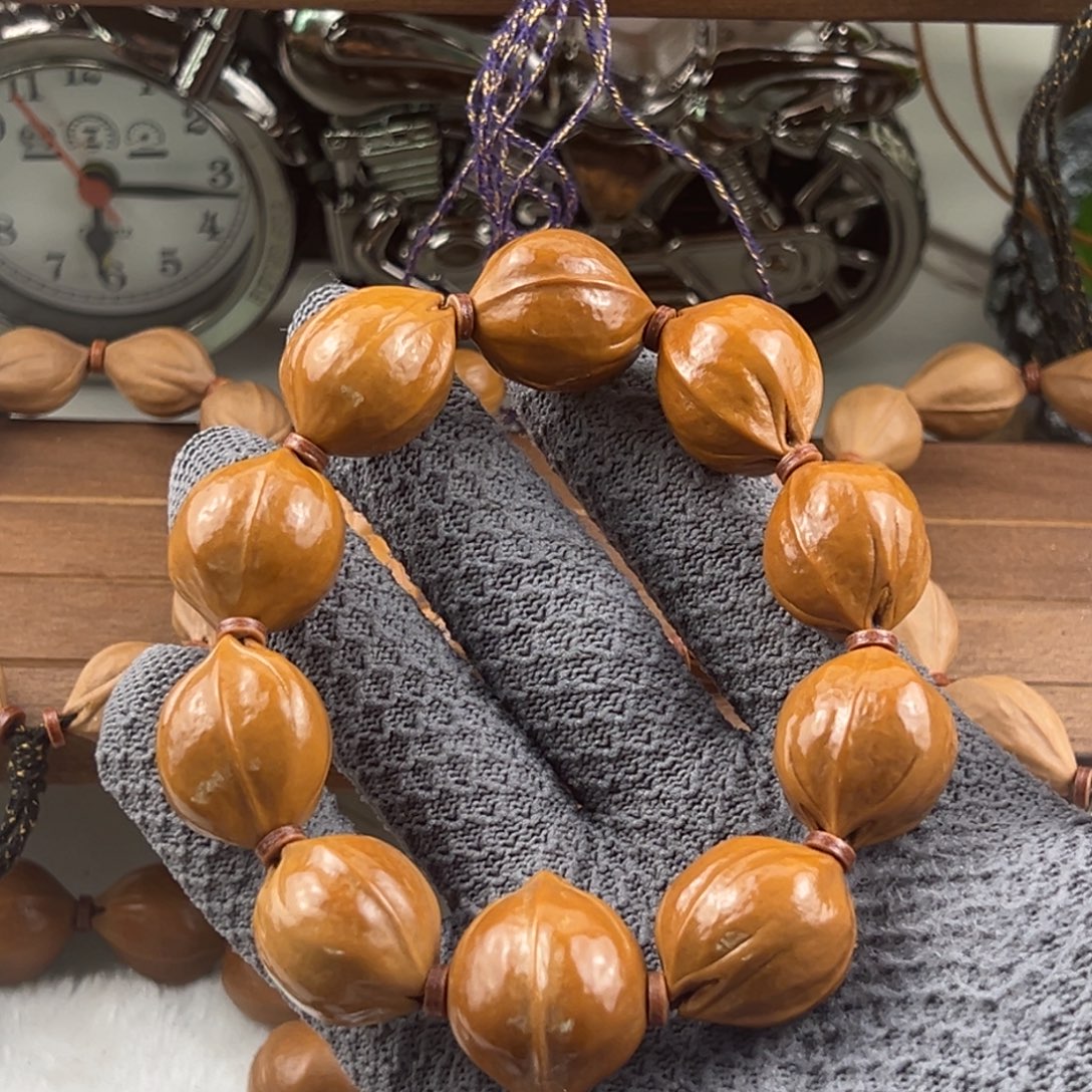 枫***叶手串橄榄核梅林铁核2.2/2.6鲨鱼背