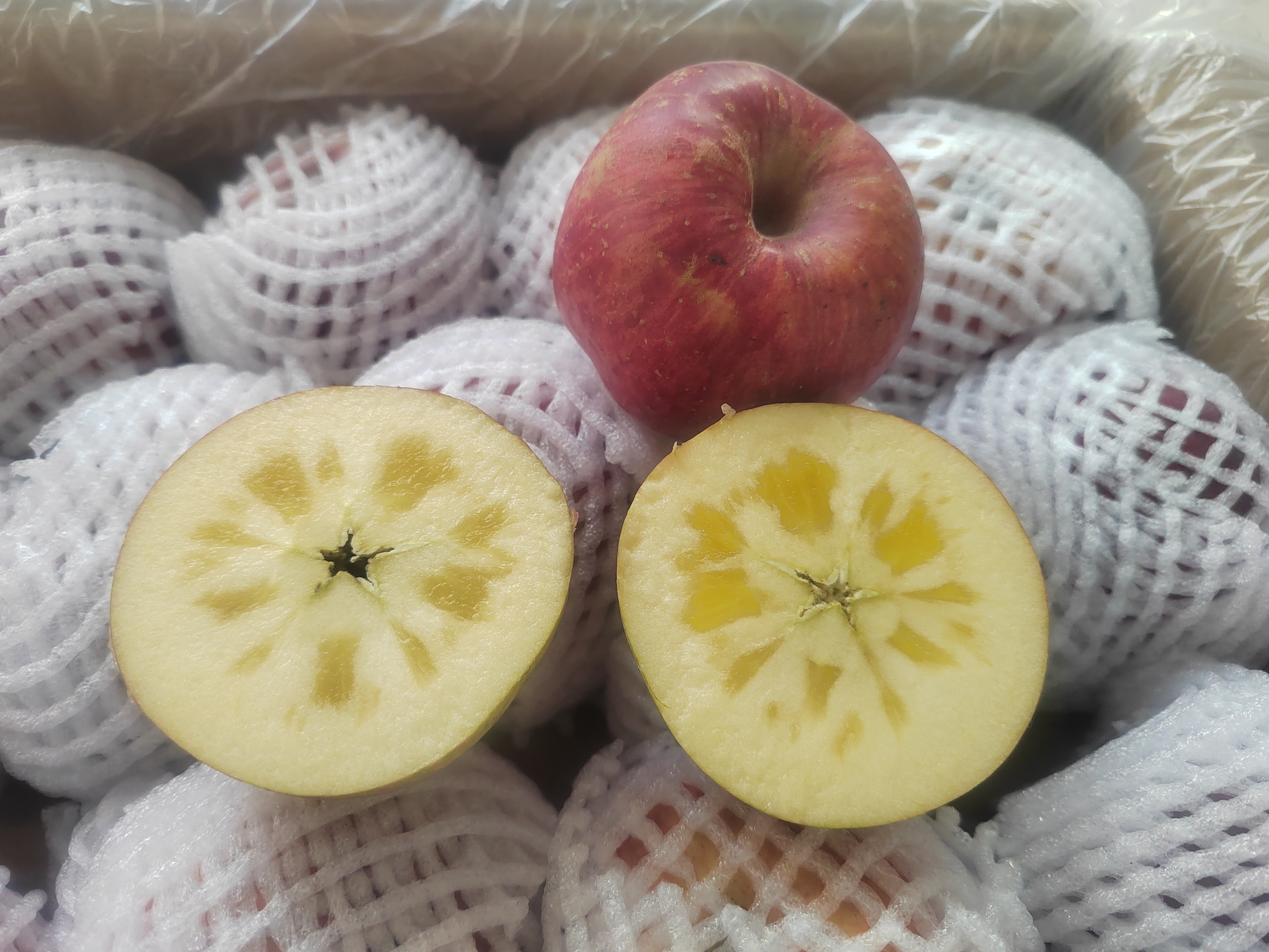 离太阳最近的大凉山丑苹果一份三斤六个左右