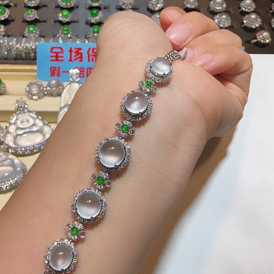 翡翠18K金镶嵌手链蛋面