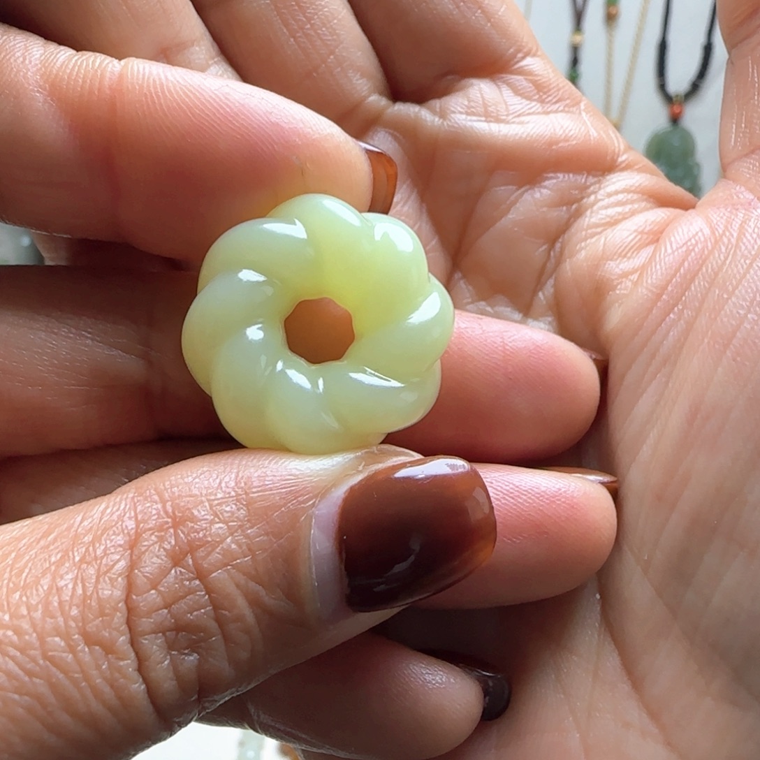 柠***་和田玉未镶嵌颈饰