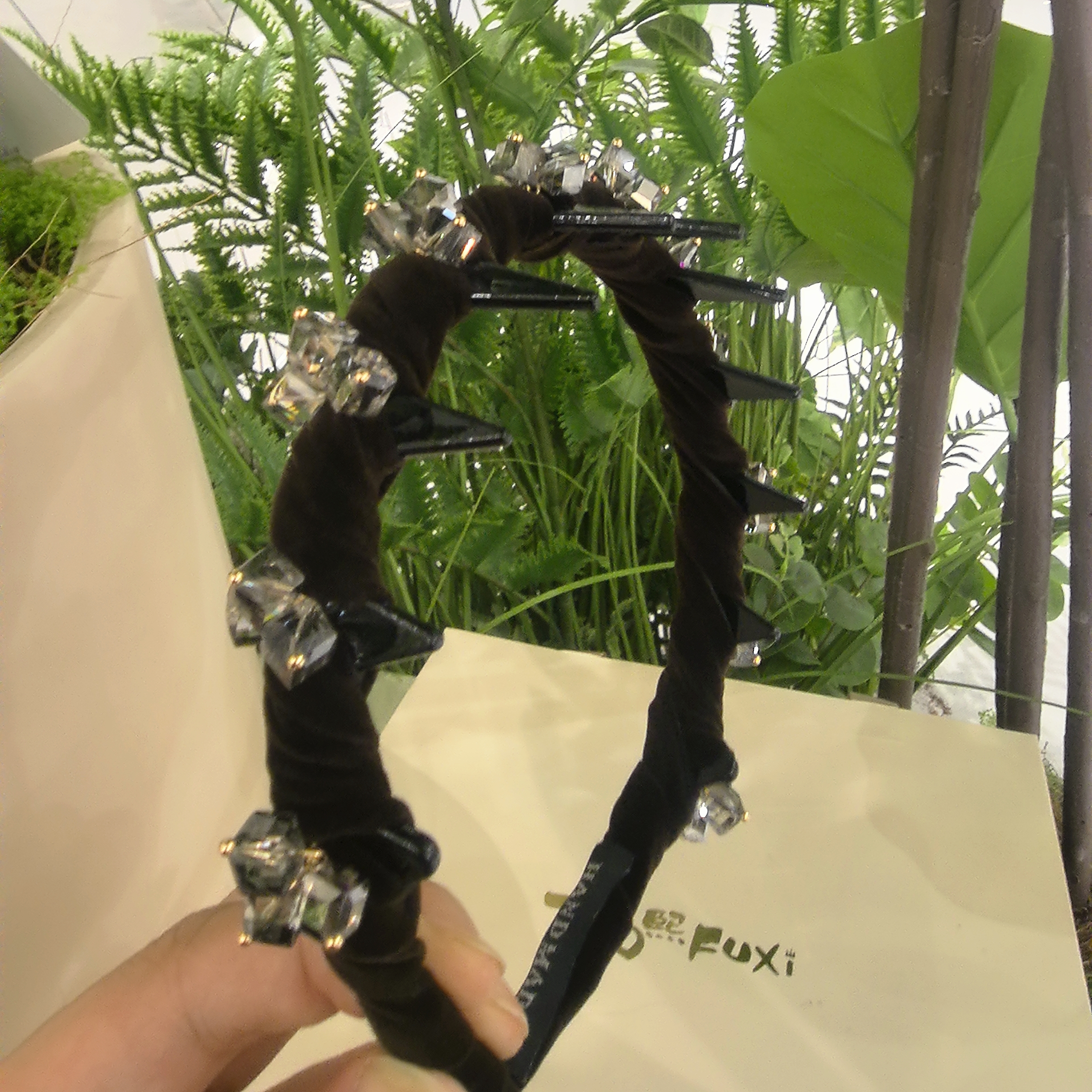 精品水晶精致重工咖色丝绒缠绕时尚百搭倒齿发箍WM-828