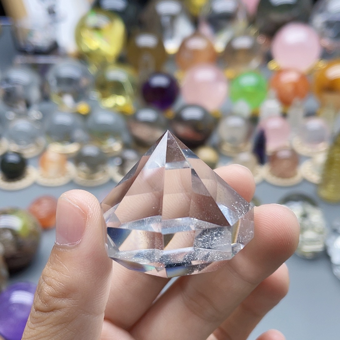 茉***栀未镶嵌珠宝半成品水晶