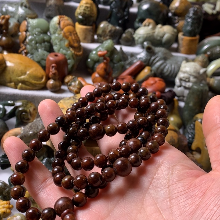 未镶嵌岫岩河磨玉（透闪石质玉）把件