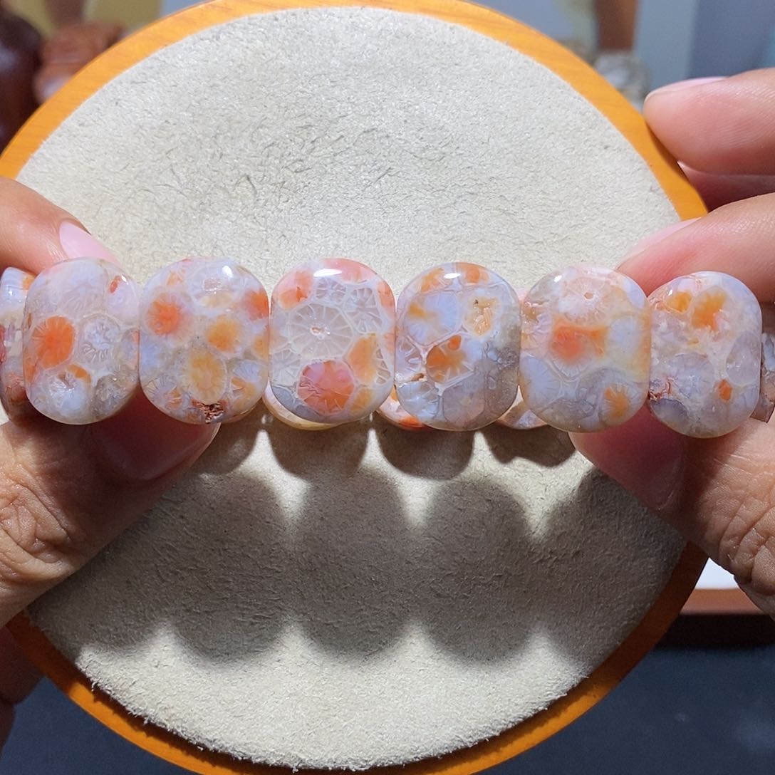 硅化珊瑚（珊瑚玉）手串未镶嵌彩玻璃花稀有9