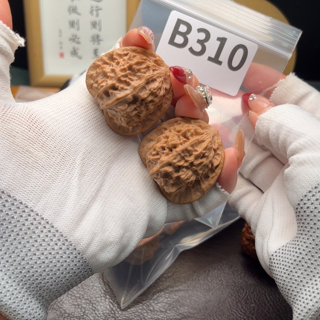 文玩核桃把件39瓷娃娃b 310