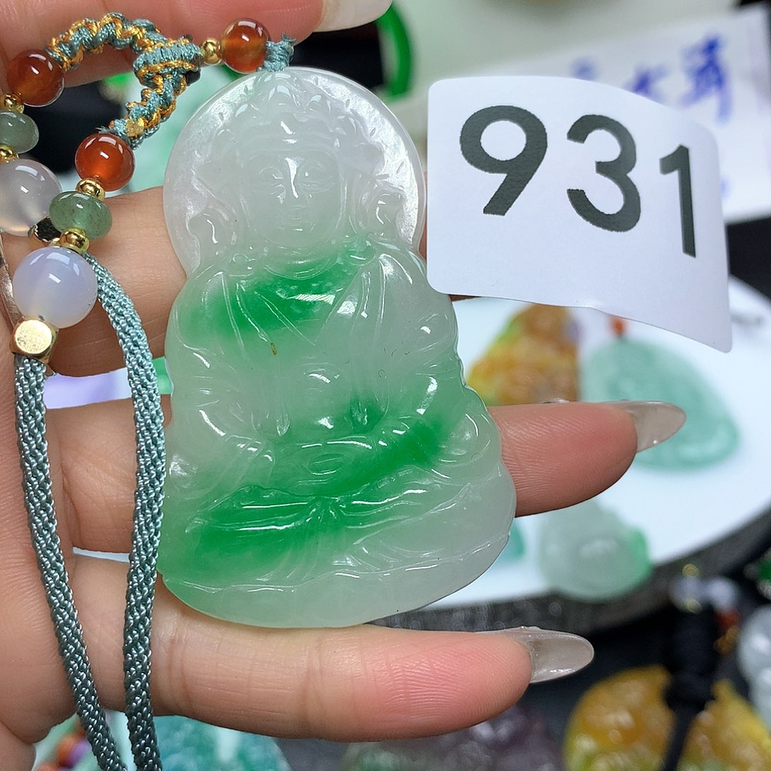 翡翠吊坠(赠链)未镶嵌