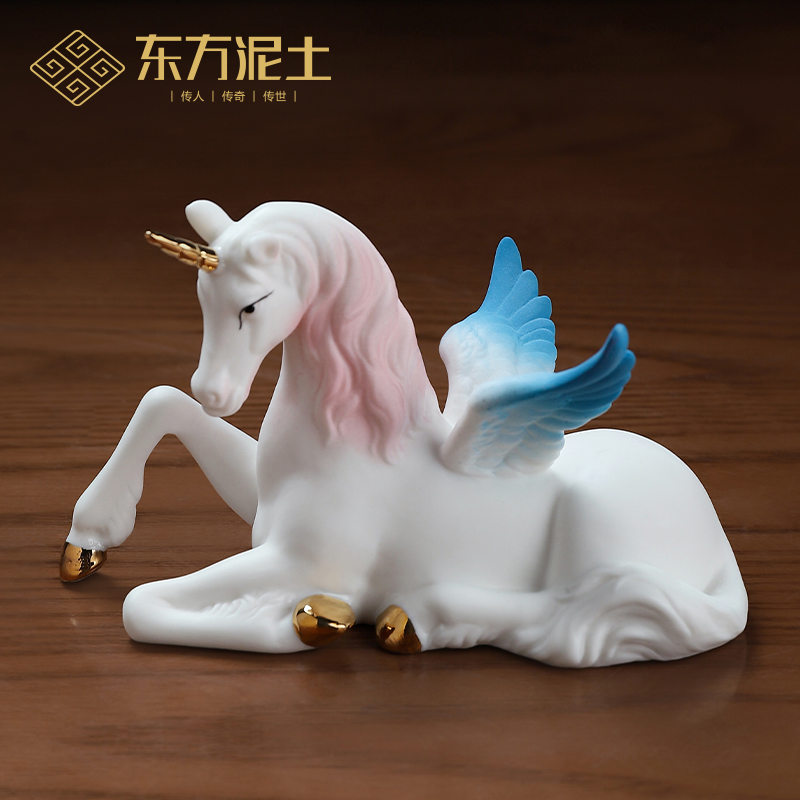 陶瓷彩梦天马独角兽摆件家居客厅办公室桌面装饰工艺品