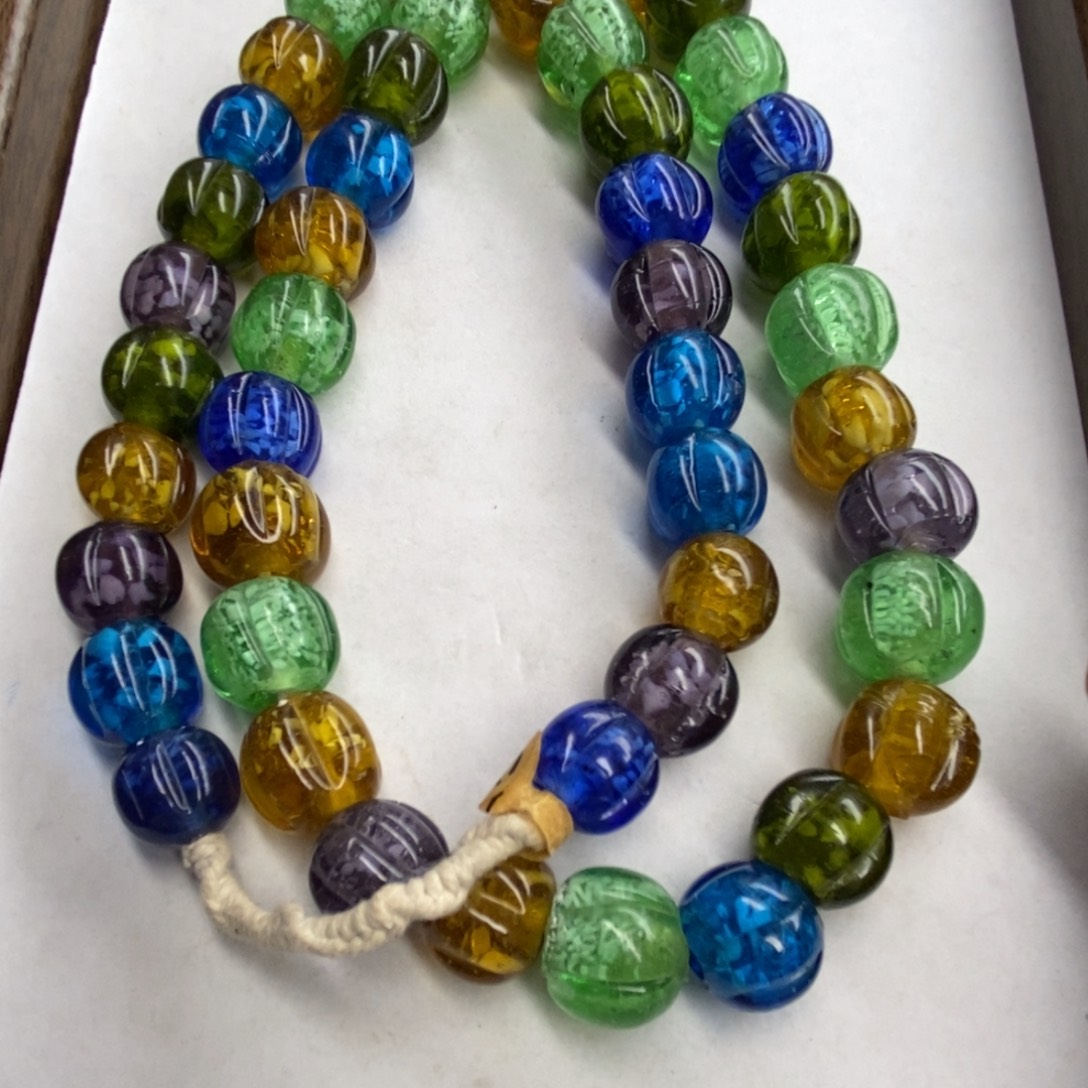 颈饰琉璃飘花多彩瓜珠 