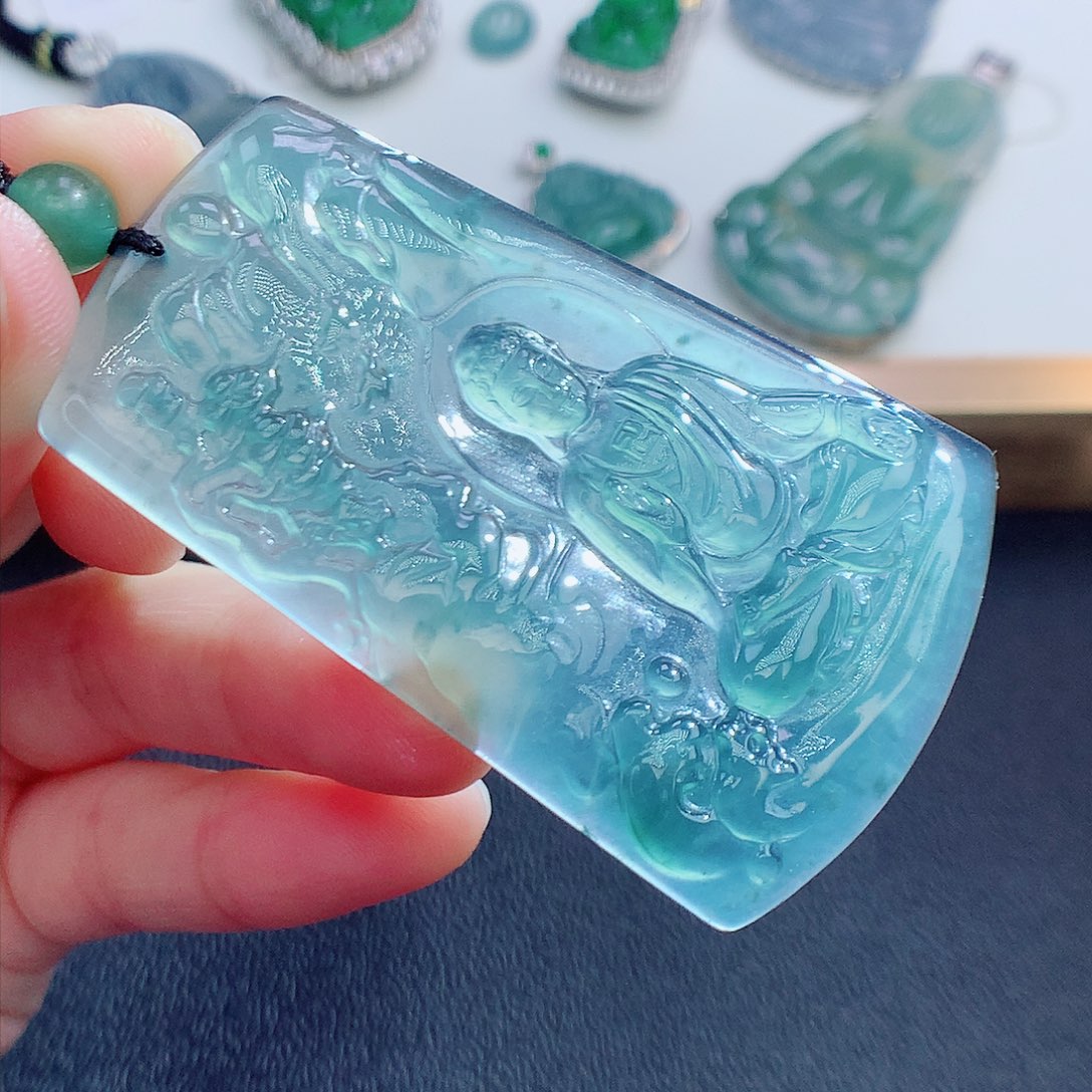 翡翠颈饰未镶嵌翡翠