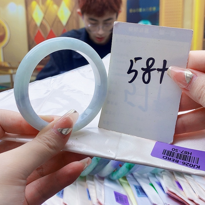 翡翠未镶嵌手镯000……