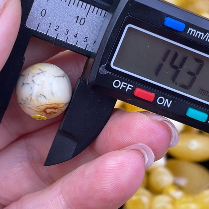 蜜蜡未镶嵌裸石微瑕122