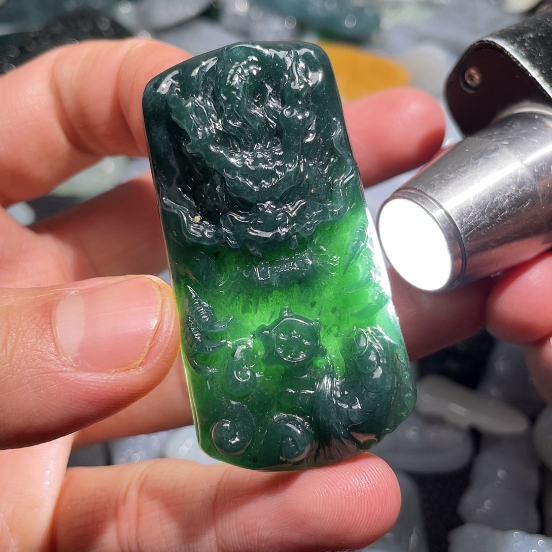 翡翠颈饰未镶嵌翡翠