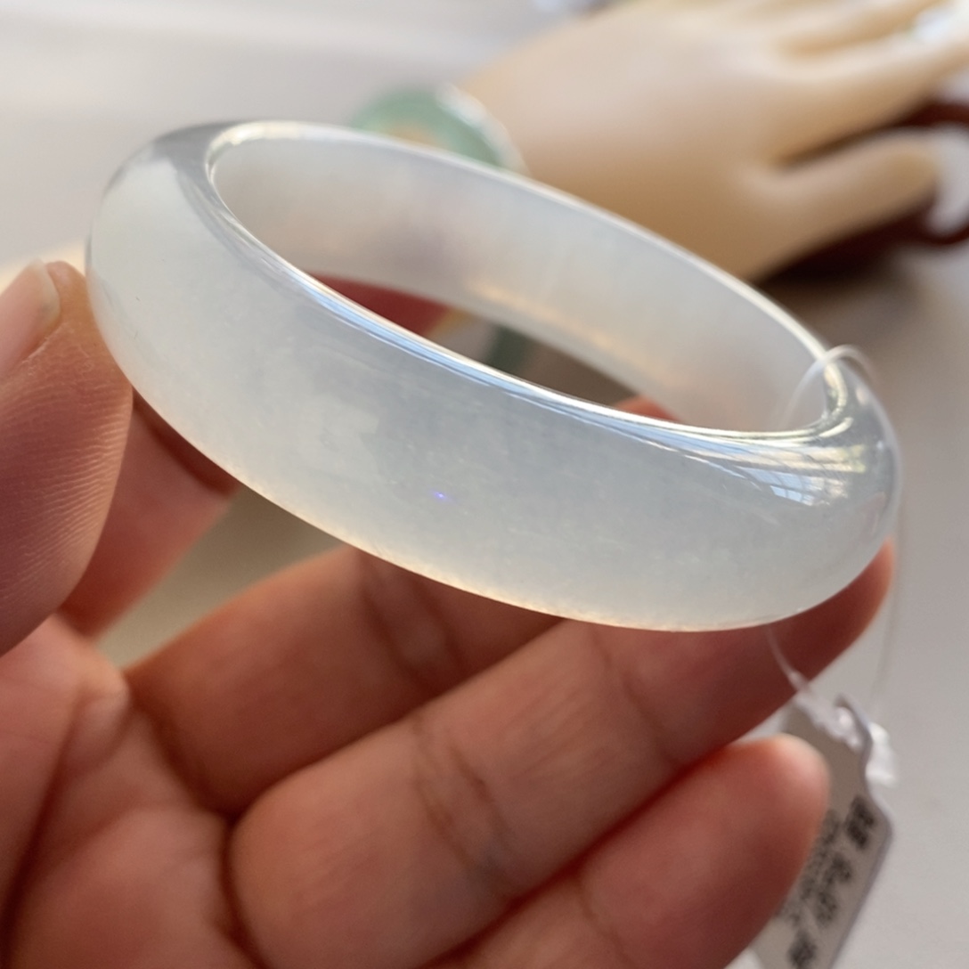 翡翠手镯（贵妃镯）未镶嵌天然翡翠手镯