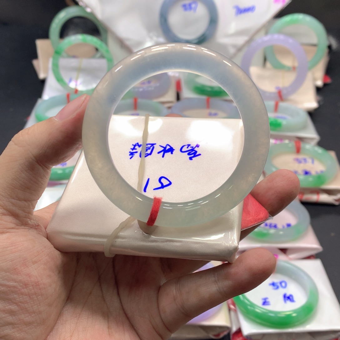 翡翠未镶嵌手镯翡翠