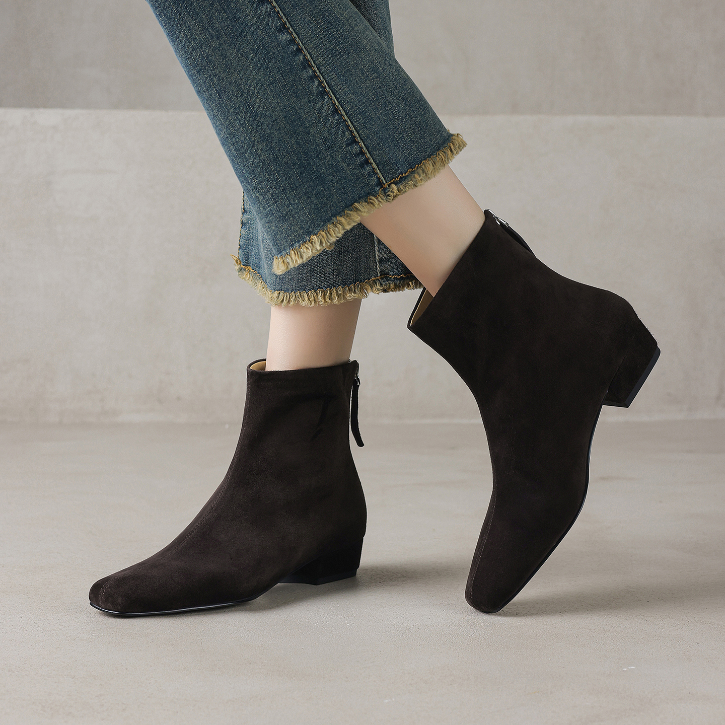 WGW835/3cm/2025秋冬牛皮新款高级感真皮磨砂方头短靴女瘦瘦靴