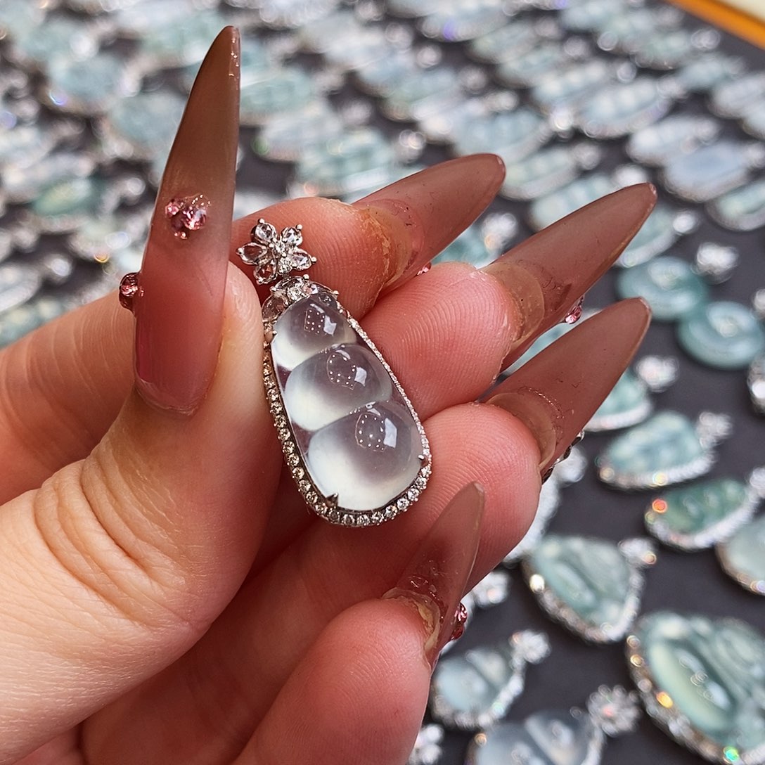 翡翠吊坠(不含链)18K金镶嵌