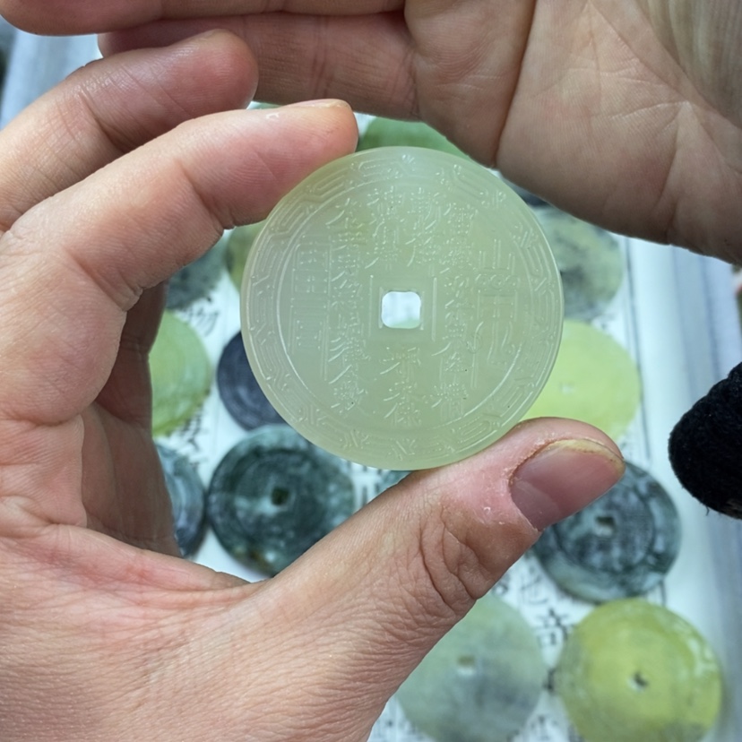 【闪购商品】岫玉颈饰未镶嵌今****岫玉山鬼花钱吊坠