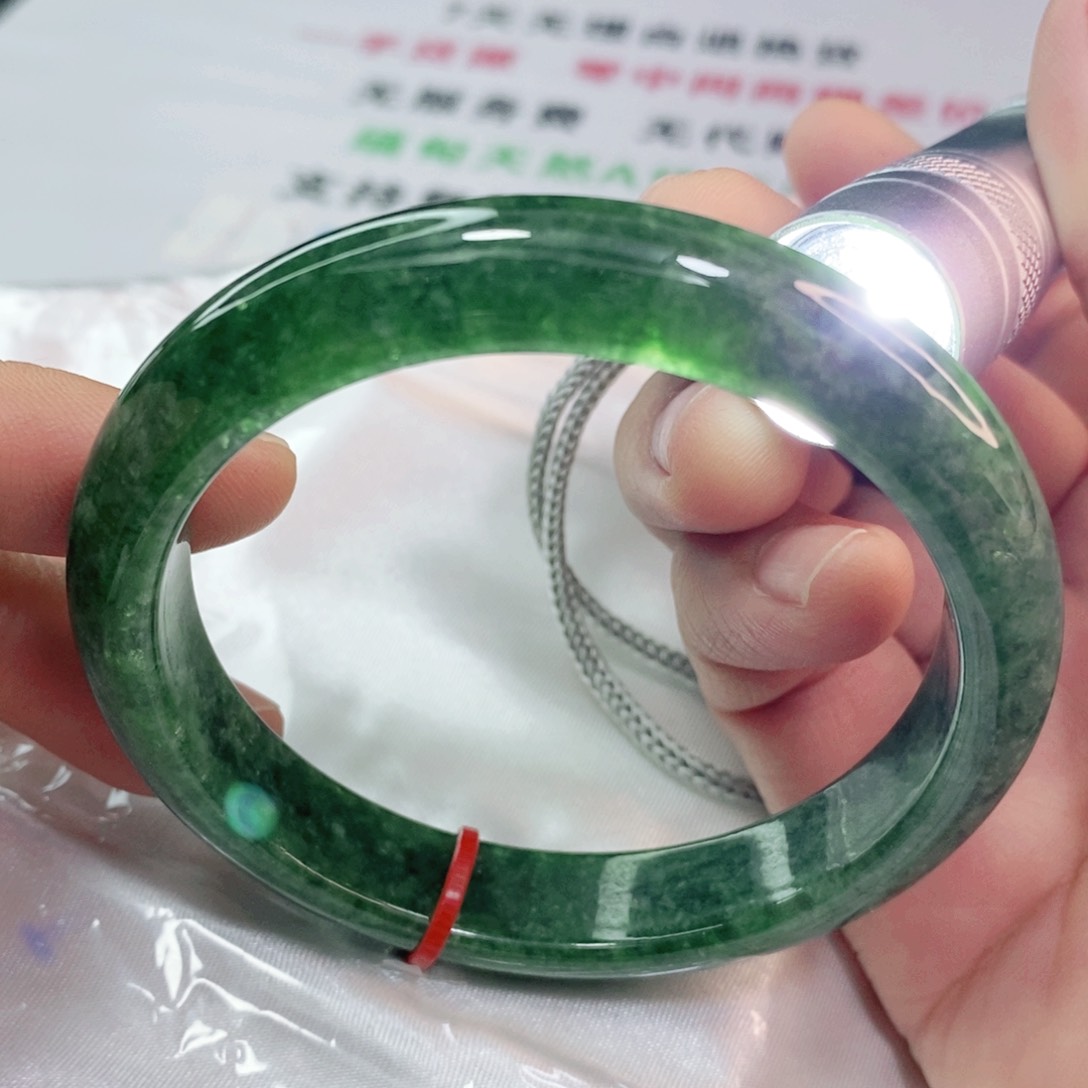 翡翠手镯未镶嵌59.2圈口