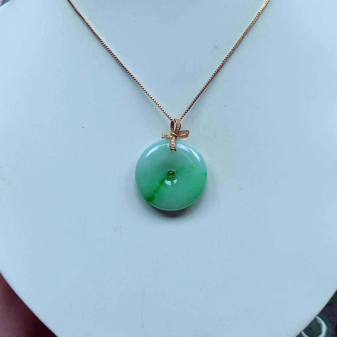 翡翠18K金镶嵌颈饰天然翡翠A货