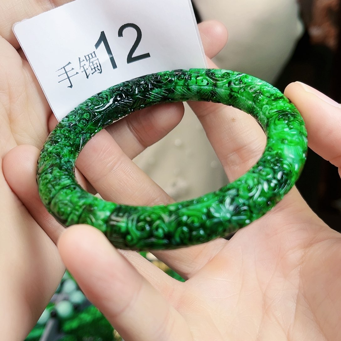 翡翠手镯未镶嵌手镯59