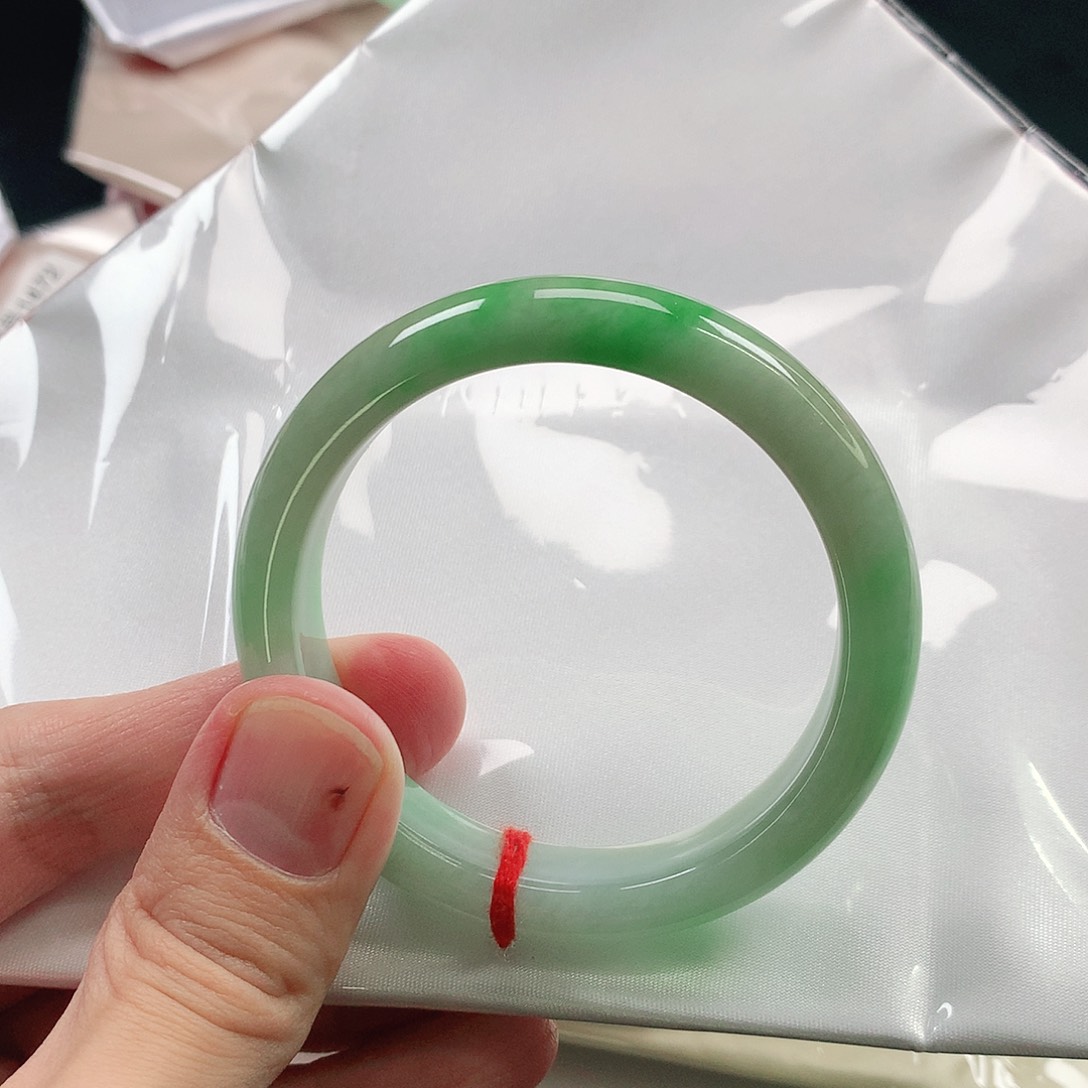翡翠手镯未镶嵌翡翠手镯1820