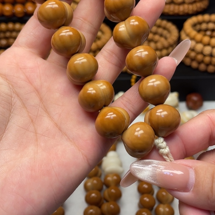 怀***猫猴头核桃吊坠全品18大加柯基屁桃