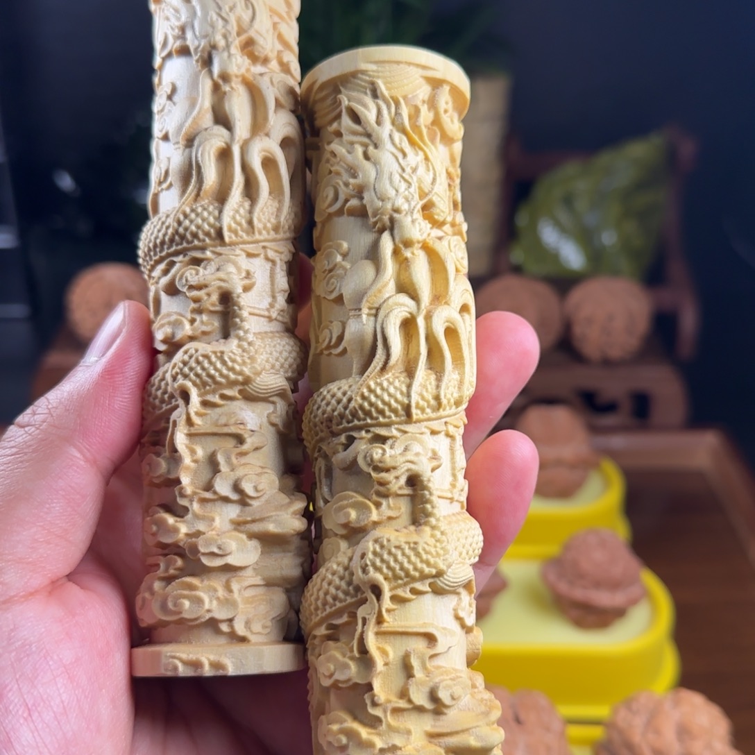 大叶紫檀（黑酸枝木类）花椒木盘龙柱手把件