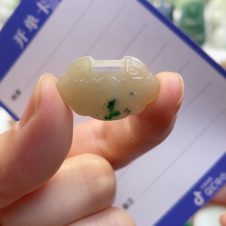 未镶嵌独山玉颈饰