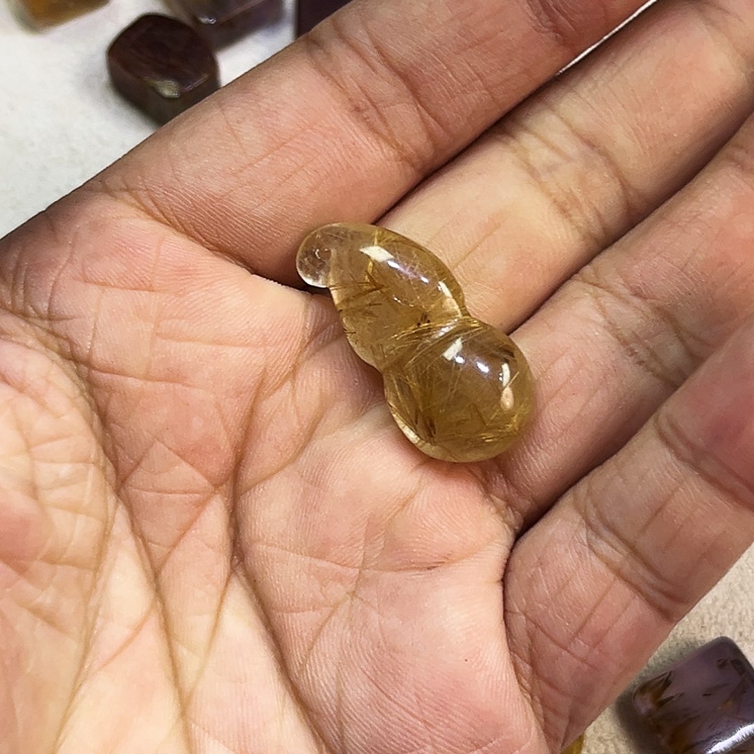 奈***酱水晶未镶嵌颈饰钛金
