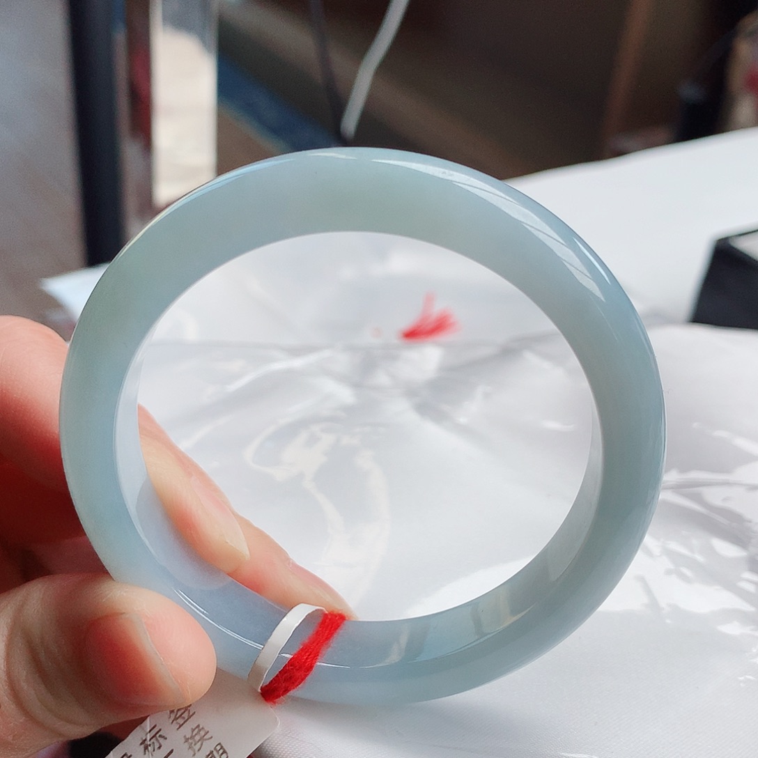 翡翠手镯未镶嵌天然翡翠A货