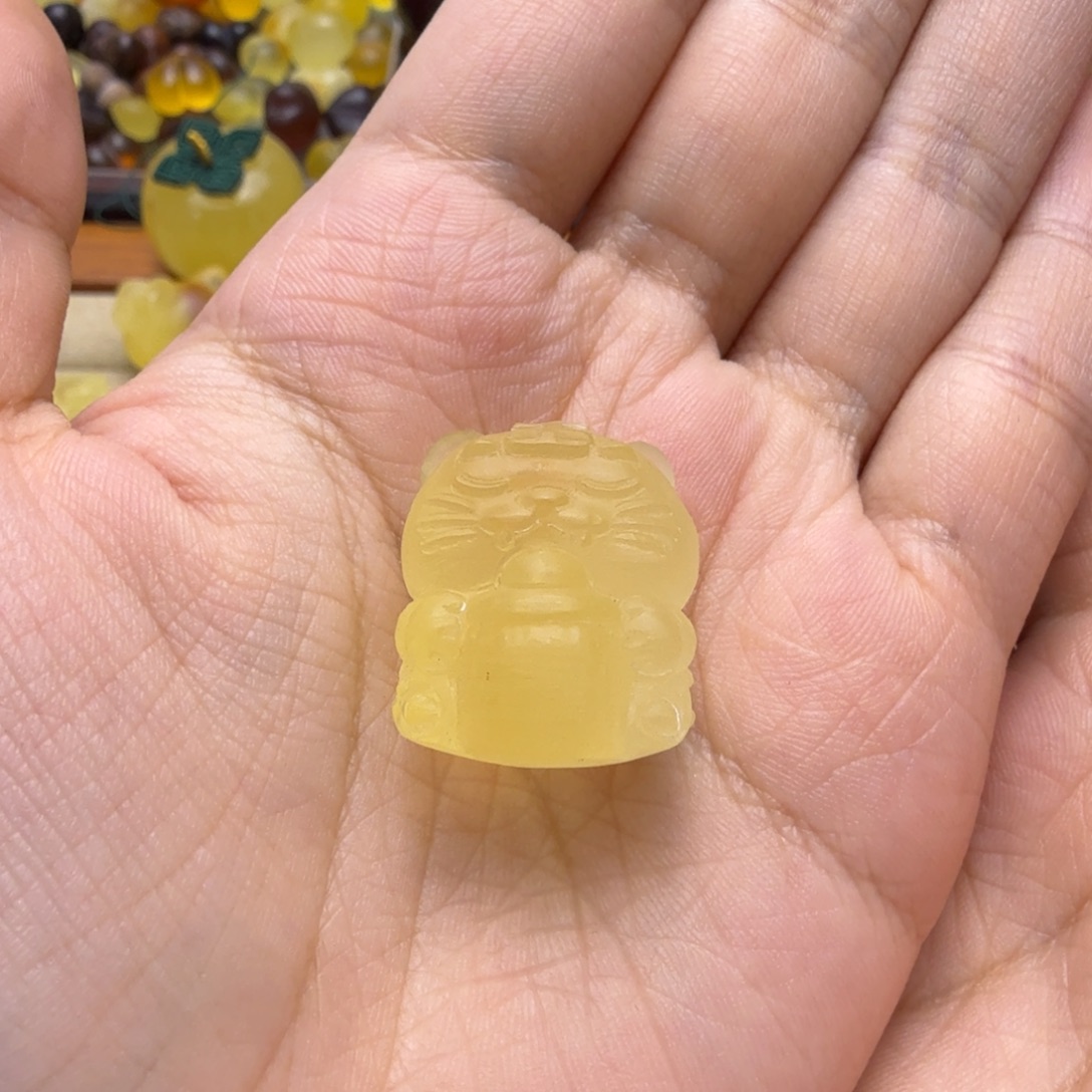 蜜蜡未镶嵌珠宝奇石